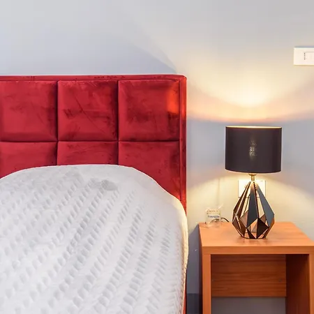 Garni Zenit 3* Újvidék