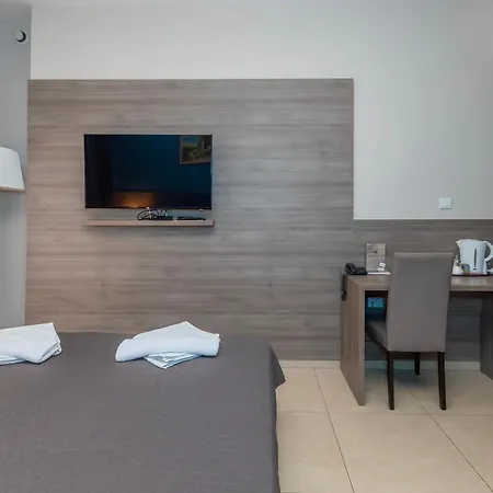 Garni Zenit 3* Novi Sad