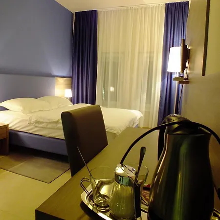 Garni Zenit 3* Novi Sad