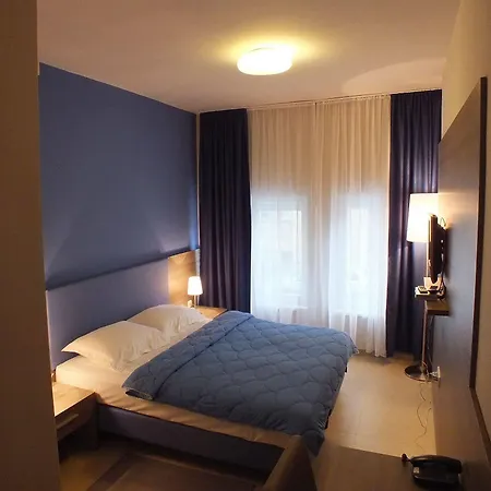 Garni Zenit 3* Novi Sad