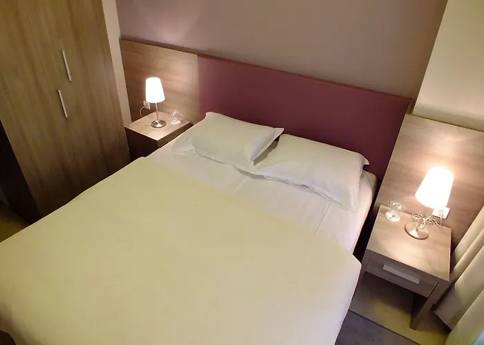 Garni Zenit 3* Novi Sad